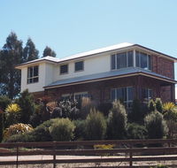 Country Meets Town - Australian Destinations