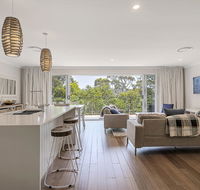 DESIGNER HOLIDAY BEACH PAD // 4 BED // COPA - Australian Destinations