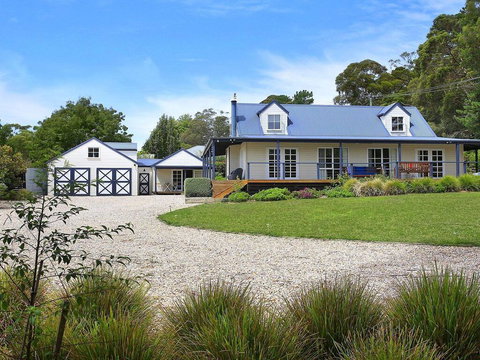 Duncraig House - Open Fireplace, Spa, Pet Friendly - Australian Destinations 0