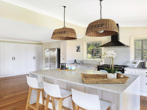 Duncraig House - Open Fireplace, Spa, Pet Friendly - Australian Destinations 3