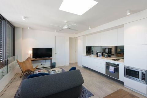 EIGHT TWO NINE TWO IV: BONDI BEACH - Australian Destinations 1