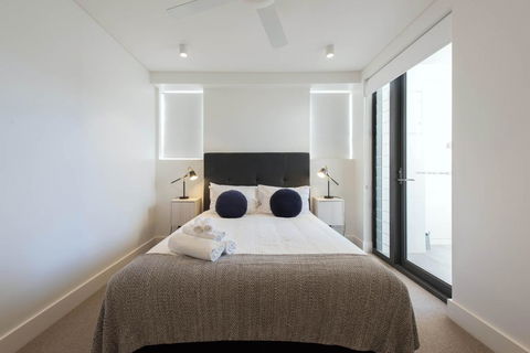 EIGHT TWO NINE TWO IV: BONDI BEACH - Australian Destinations 2