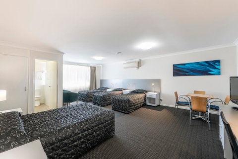Elizabeth Motor Inn - Australian Destinations 3