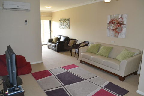 ELSINOR Townhouse 8 Mulwala - Australian Destinations 3