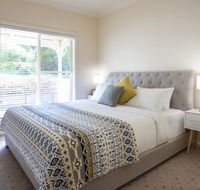 Emerald Cottage - Australian Destinations