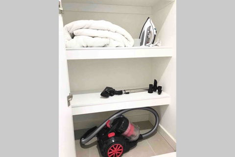 ESQ Astonishing 3BD Apartment 1 Min From Train Station - Australian Destinations 3
