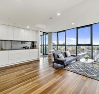 Executive City-centre Apartment with Parking - Australian Destinations