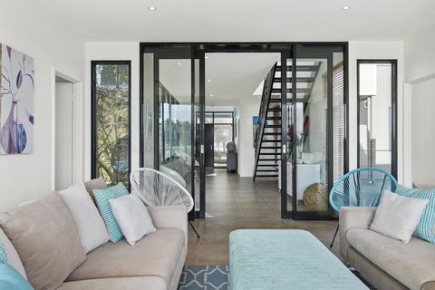 Fabulous Home - Families Only - Australian Destinations 2