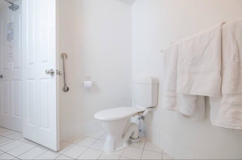 Fabulous Kangaroo Point 3 Bedroom Apartment - Australian Destinations 2