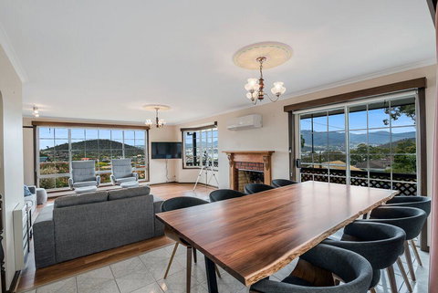 FAMILY With Children Of All Ages - Water/Bridge View - Australian Destinations 1