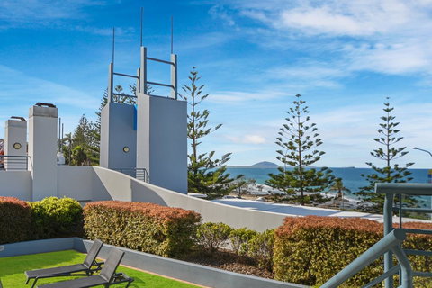 FAVOURITE GET-AWAY ON THE BEACHFRONT - Australian Destinations 3