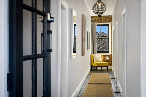 Fox And Hound - Australian Destinations 1