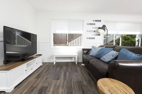 FYNE SHORES - Australian Destinations 3