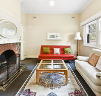 GlenIris Beautiful 6BedderFamily House2BathPool - Australian Destinations