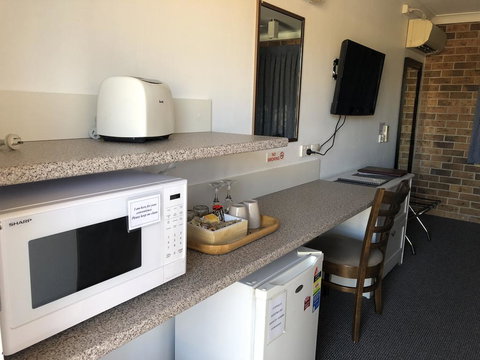 Golden Grain Motor Inn - Australian Destinations 2