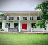 Holiday Rental - Huge House With Beach Views - Australian Destinations