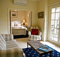Holly Lane Mews - Australian Destinations
