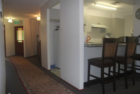 JOHN HUNTER B&B - Australian Destinations 2