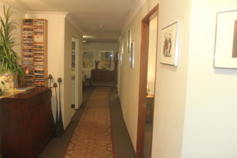 JOHN HUNTER B&B - Australian Destinations 0
