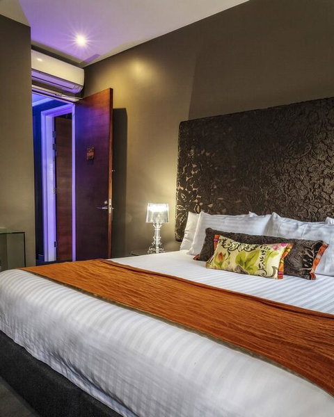 Junction Hotel - Australian Destinations 3
