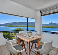 Luxury Cairns Penthouse Apt with Ocean Views 903 - Australian Destinations