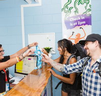 Mad Monkey Backpackers Waterfront - Australian Destinations