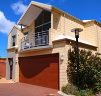 MANDURAH on the TERRACE - Australian Destinations