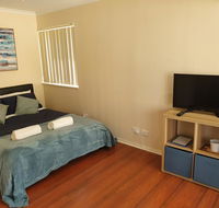 Modern Cosy Studio Close to QEH  Adelaide CBD  Airport  Beaches - Australian Destinations