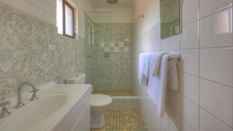 Motel Meneres - Australian Destinations 3