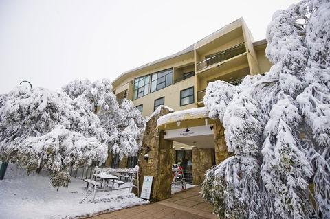 Mt Buller Chalet Hotel & Suites - Australian Destinations 0