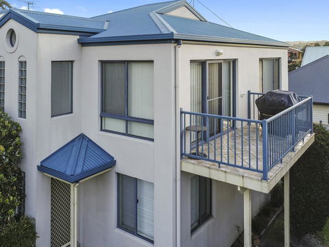 NELSON COVE 2 - Townhouse A Short Walk To Town - Australian Destinations 2