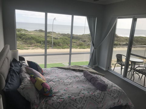 Beach House At SeaScapes.. - Australian Destinations 4
