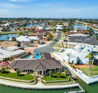 LA ANCHOR ON THE CANALS MANDURAH - Australian Destinations