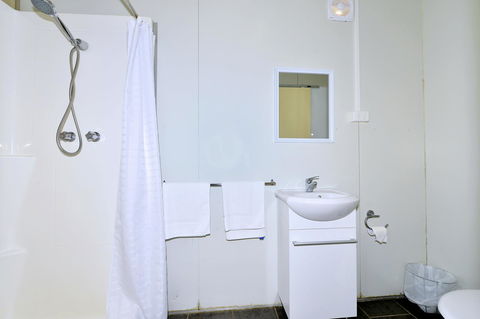 Mandurah Coastal Holiday Park - Australian Destinations 24