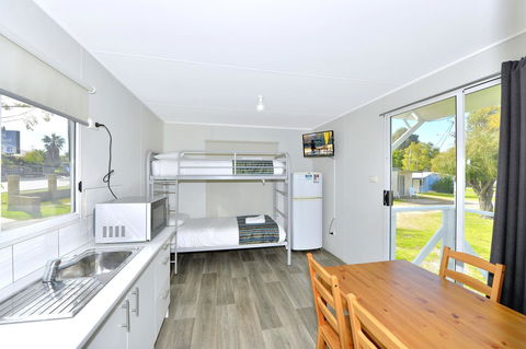 Mandurah Coastal Holiday Park - Australian Destinations 17