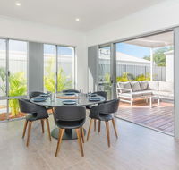Karrinyup Waters Luxury House Rental - Australian Destinations