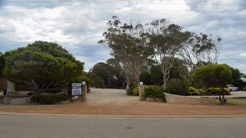 Hopetoun Motel & Chalet Village - Australian Destinations 12