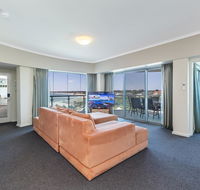 A 406 FANTASTIC OCEAN BEACH and MARINA VIEW APT AT SEASHELLS RESORT - Australian Destinations
