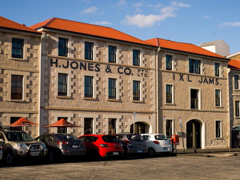 The Henry Jones Art Hotel - Australian Destinations 5