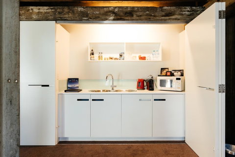 The Henry Jones Art Hotel - Australian Destinations 31