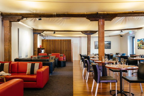 The Henry Jones Art Hotel - Australian Destinations 32