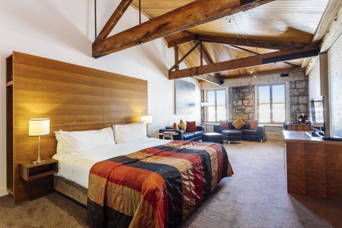 The Henry Jones Art Hotel - Australian Destinations 6