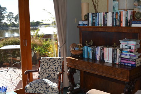 The Waterfront Wynyard - Australian Destinations 9