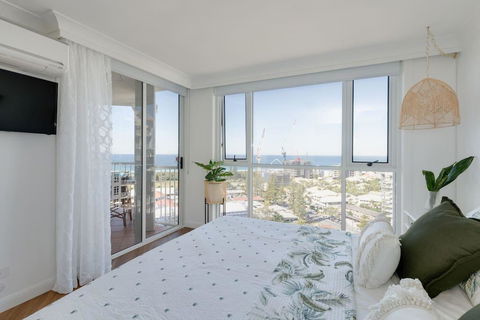 NEW Beautiful 1 Bedroom Beach Views Broadbeach - Australian Destinations 0