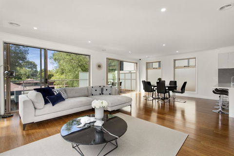 NEW Inner Melb Luxury Modern Grand Holiday House - Great Location, Wifi, Parking - Australian Destinations 1