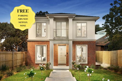 NEW Inner Melb Luxury Modern Grand Holiday House - Great Location, Wifi, Parking - Australian Destinations 0