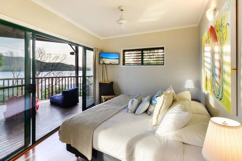 NEWLY BEAUTFULLY RENOVATED 16 The Casuarina - 3 Bedroom House With 180 Degree Ocean Views - Australian Destinations 2