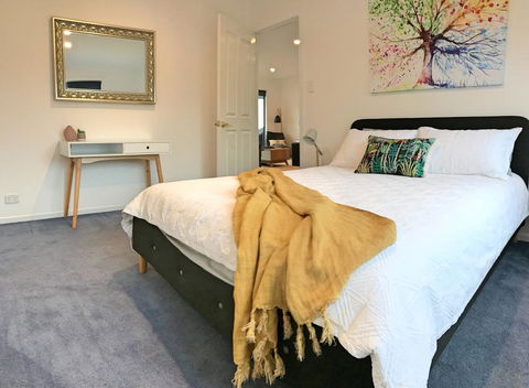 NOR'EAST Beaumaris - Australian Destinations 1