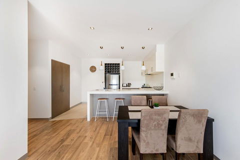 NORTH POINT RETREAT - MORNINGTON - Australian Destinations 0