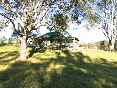 Old Schoolmaster's Cottage On The Barrington River - Australian Destinations 0